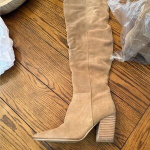 Elegant Tan Knee-High Women's Boots